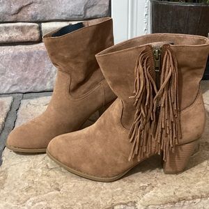 Womens Rampage Frankey Tassle Boots size 9 M